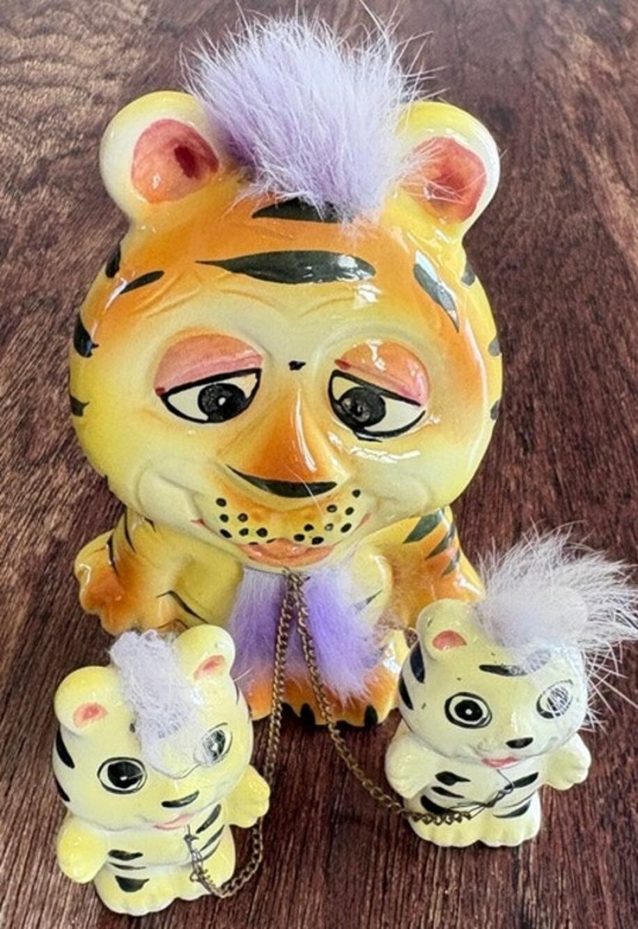 Vintage 1960s Ceramic Chained Tiger Family Figurines Japan Kitsch Big Eye PURPLE